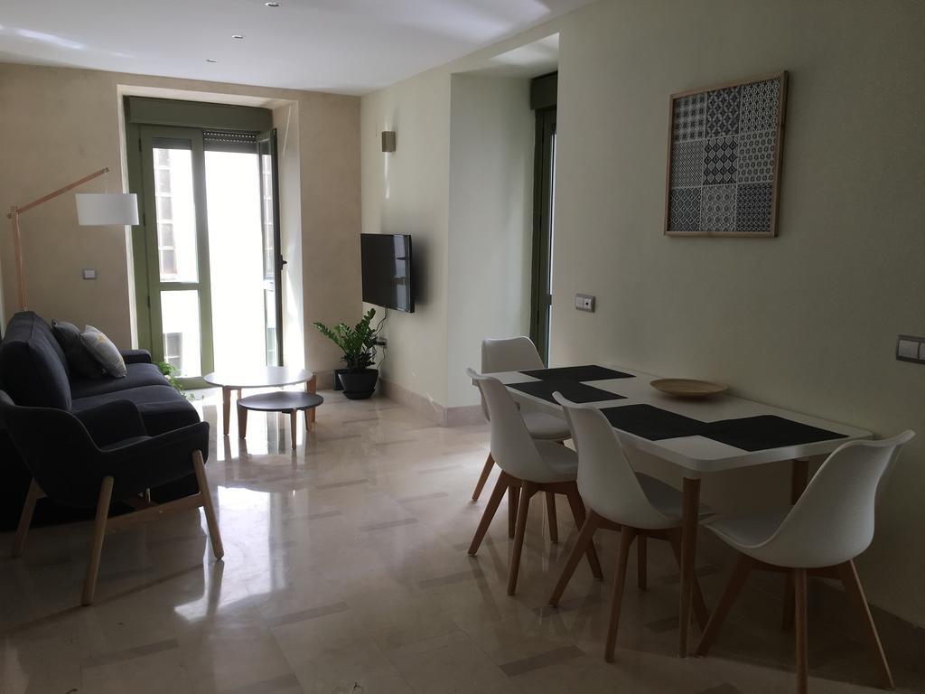 1E Azofaifo St Apartment Sevilla Exteriör bild