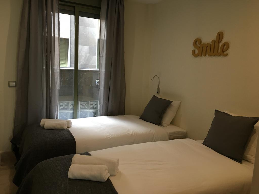 1E Azofaifo St Apartment Sevilla Exteriör bild