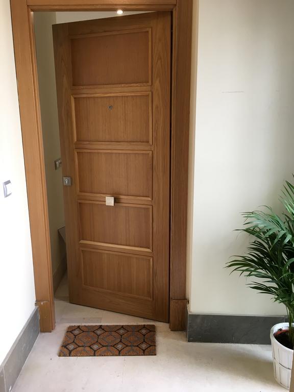 1E Azofaifo St Apartment Sevilla Exteriör bild
