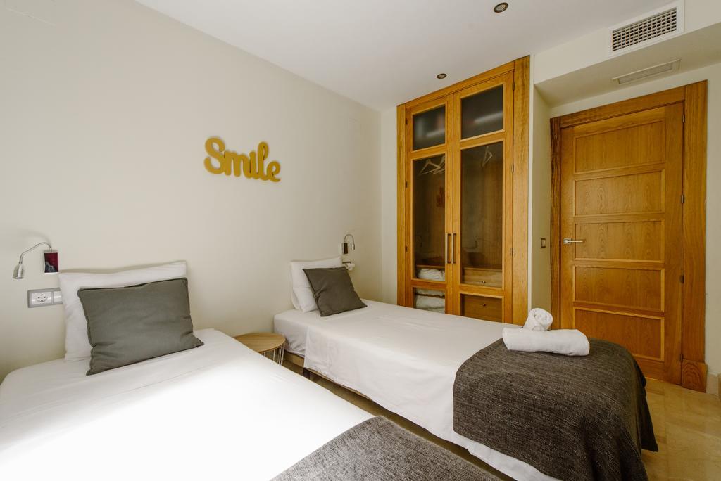 1E Azofaifo St Apartment Sevilla Exteriör bild