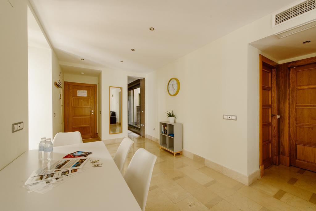 1E Azofaifo St Apartment Sevilla Exteriör bild