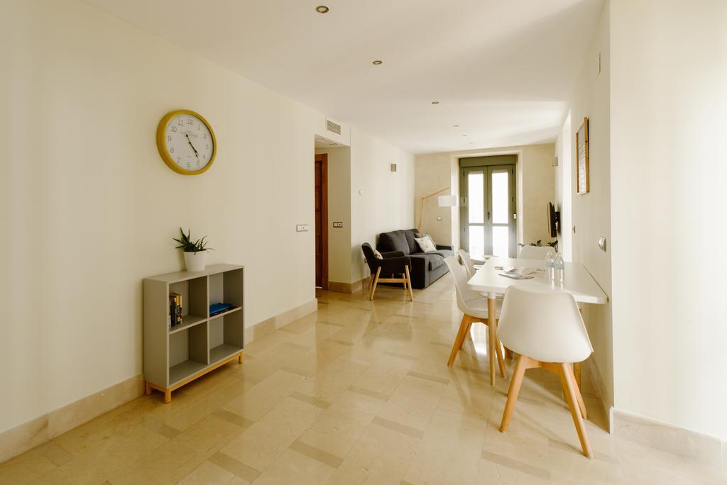 1E Azofaifo St Apartment Sevilla Exteriör bild